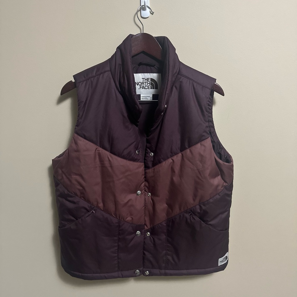***THIS ITEM HAS SOLD*** The North Face maroon retro style vest